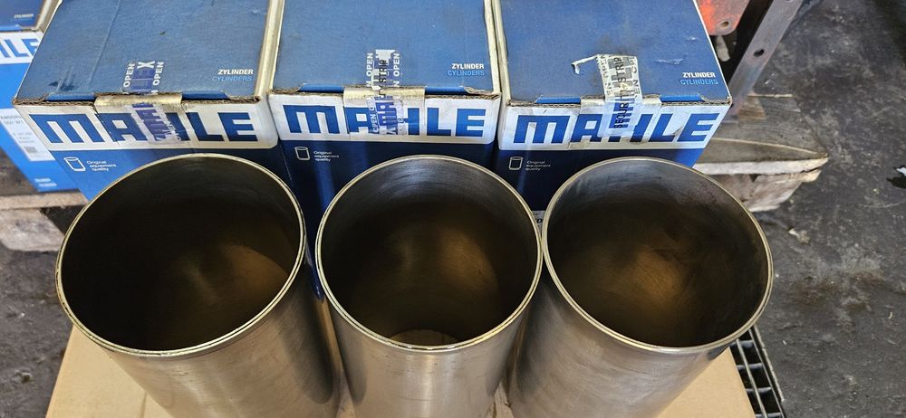 Tuleje  SW400  wolnossącą turbo  MAHLE