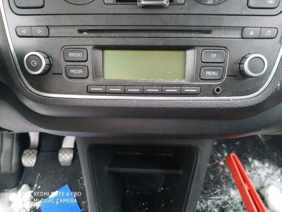 Citigo vw UP Seat MII Fabryczne radio CD AUX