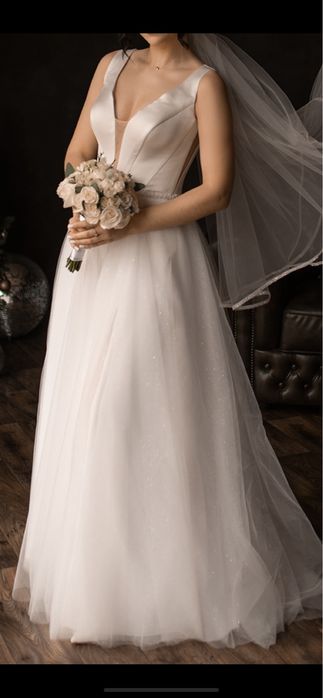 Весільна сукня