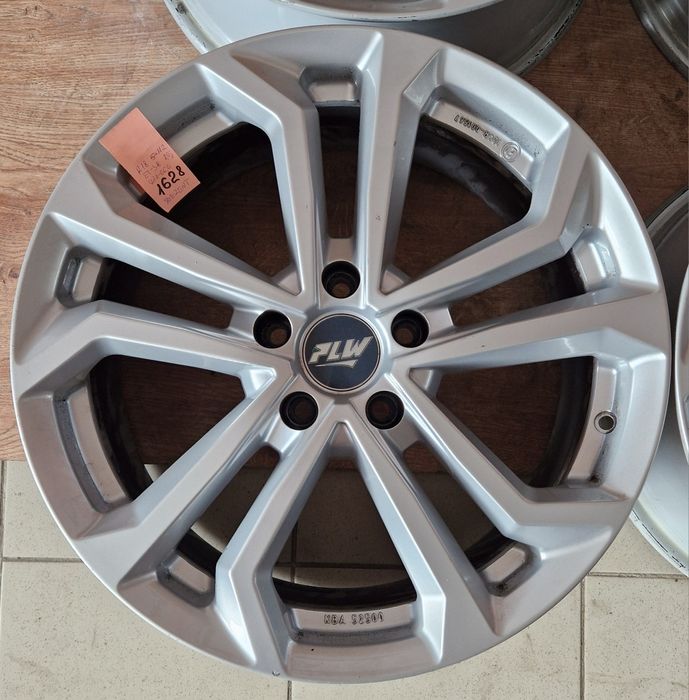 Оригінальні легкосплавні диски VW Skoda Mercedes Audi R18 5x112 ET 38