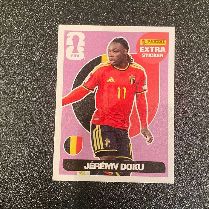Jérémy Doku EXTRA STICKER versão normal Mundial 2026