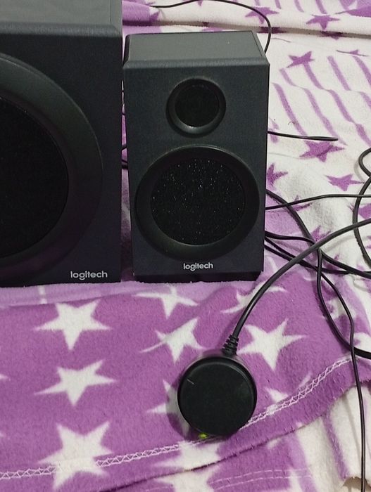 Subwoofer com Colunas Logitech com bom som elevado