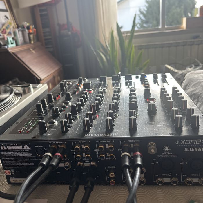 Mesa de mistura Allen & Heath Xone 92