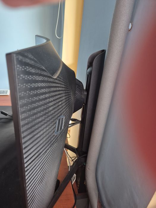 Monitor Samsung Oddysey G7 27 GRATIS adapter vesa