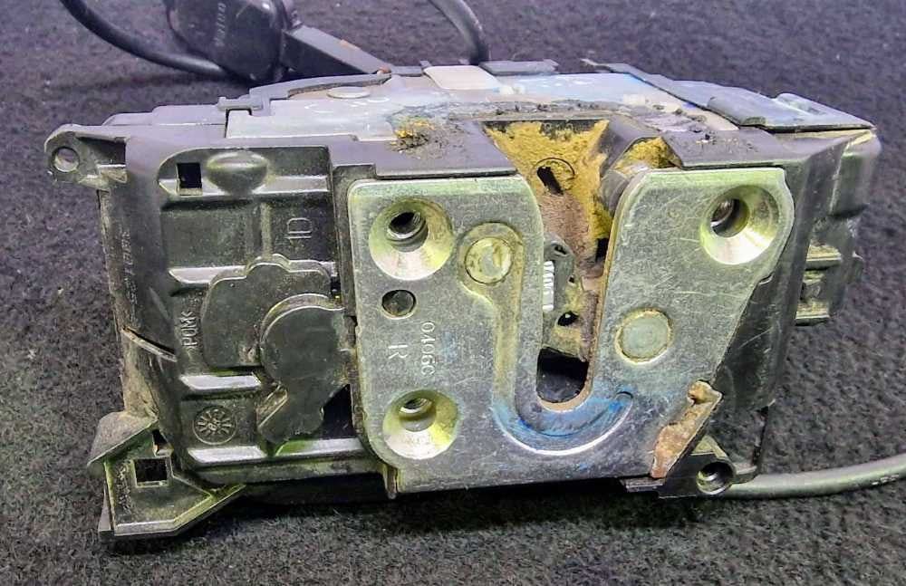 Fechadura / Fecho Porta Frente Direito 300125C - RENAULT CLIO III