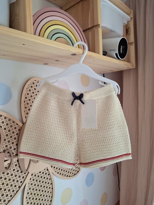Zara dzianinowe krótkie spodenki bermudy z kokardką 116
