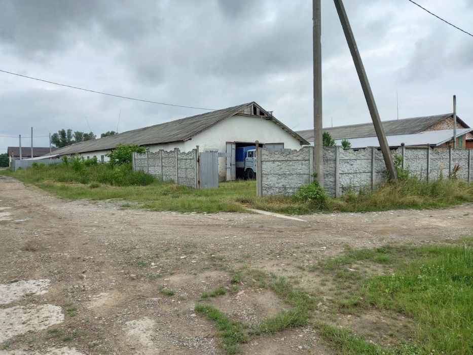Продаю комерційне приміщення 430м² в с.Радча