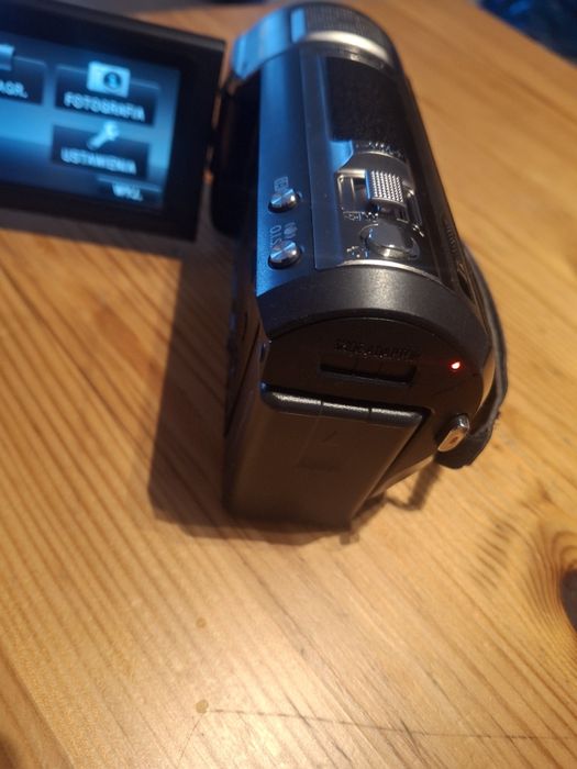 Оригінальна японська відеокамера Panasonic HC-V700