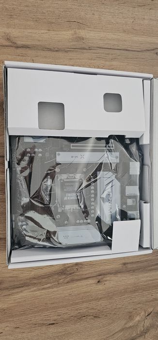 Motherboard ASUS Prime B650-plus am5 ddr5 Nova / Nunca Usada