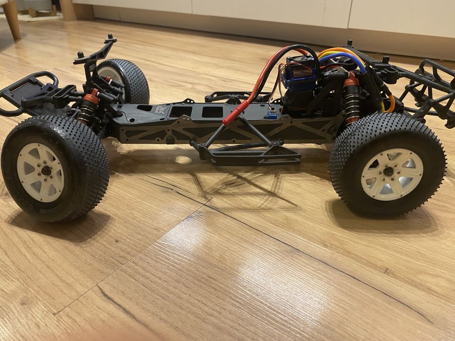 Arrma fury w bardzo dobrym stanie po tuningu