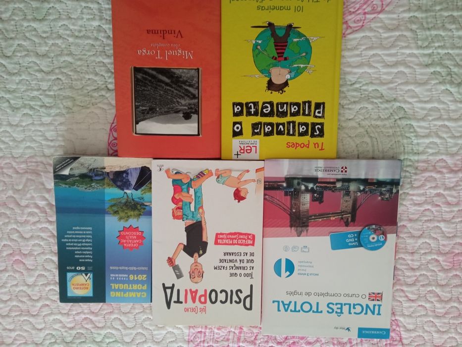 Livros variados como novos