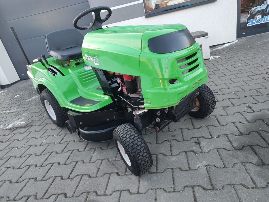 Traktorek ciagniczek kosiarka MTD z koszem centralnym Briggs manualna