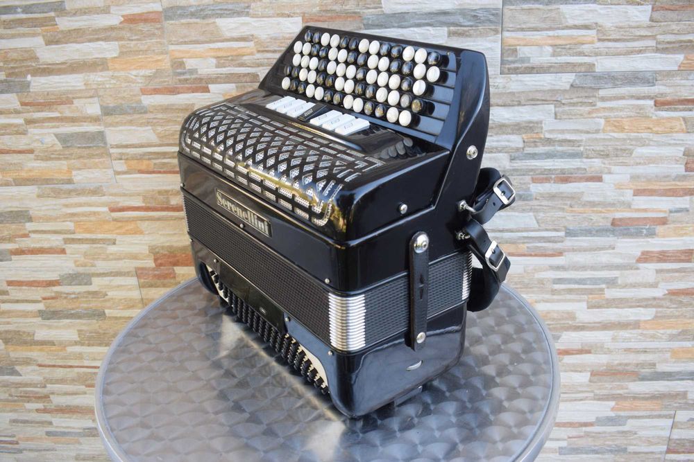 Acordeao Serenellini 3 voz Afinado N 99