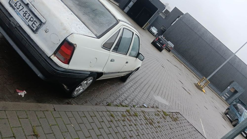 Опель мотор 13 бенцін