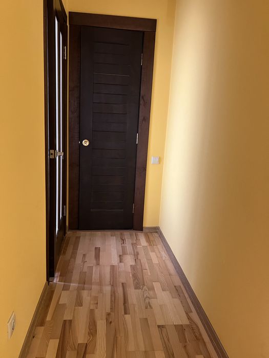 Трьохкімнатна  дворівнева квартира + кухня студіо все залишається