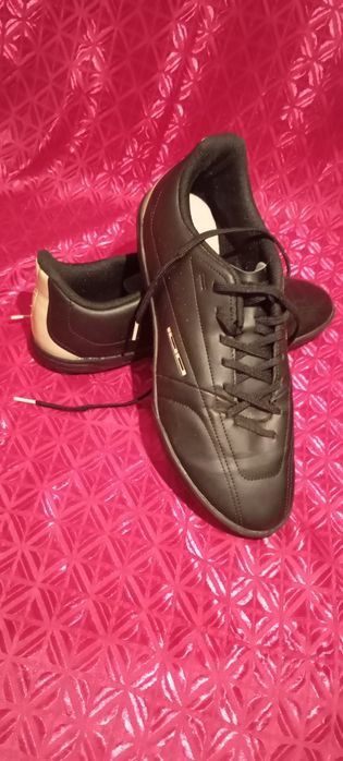 Фирменные бутсы футбольные 45 р.