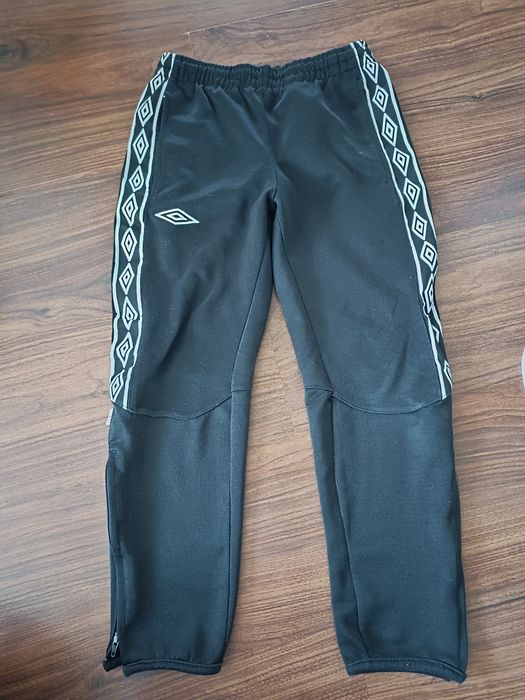 Spodnie dresowe Umbro rozm 128