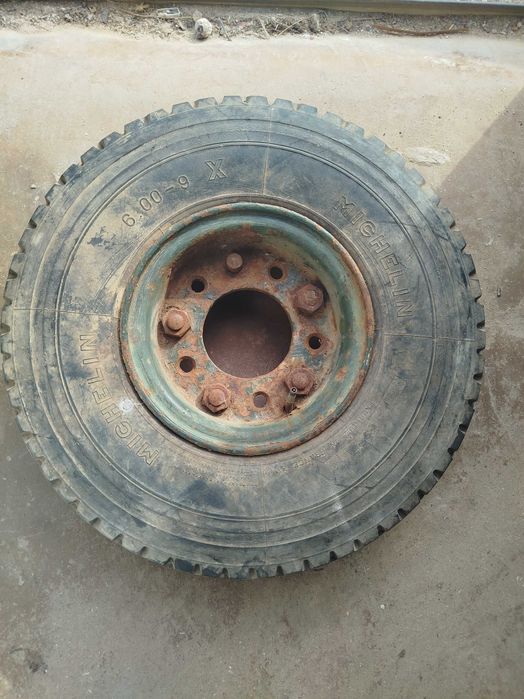 Pneu e jante tractor agrícola ,
