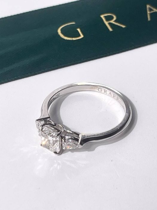 Золотое кольцо солитер с бриллиантами 1.00 карат.