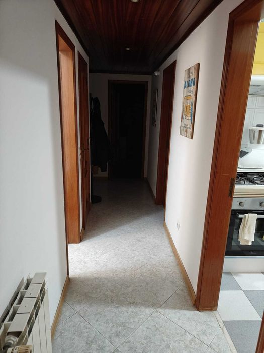 Arrenda-se T2 ( a partir de Julho) com Arrecadação – Excelente Localização (Torre da Marinha/ Seixal)
