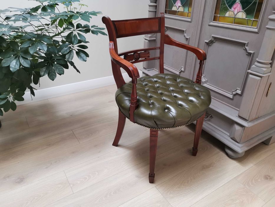 Mahoniowe krzesło fotelik skóra Chesterfield 963/2026