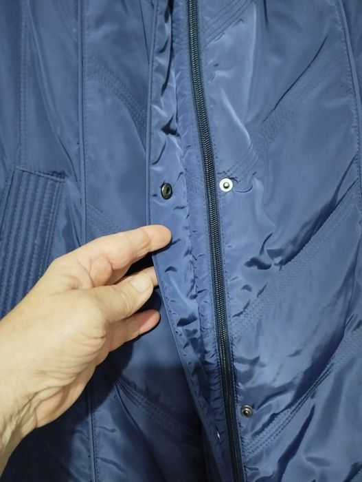 Продам зимову теплу куртку- пальто