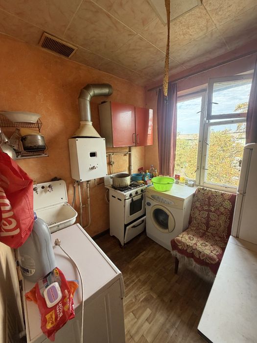 Кімната 13,4 м² у 2-кімнатній квартирі — вул. Небесної Сотні