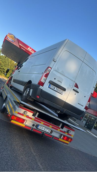 Autolaweta autopomoc holowanie transport