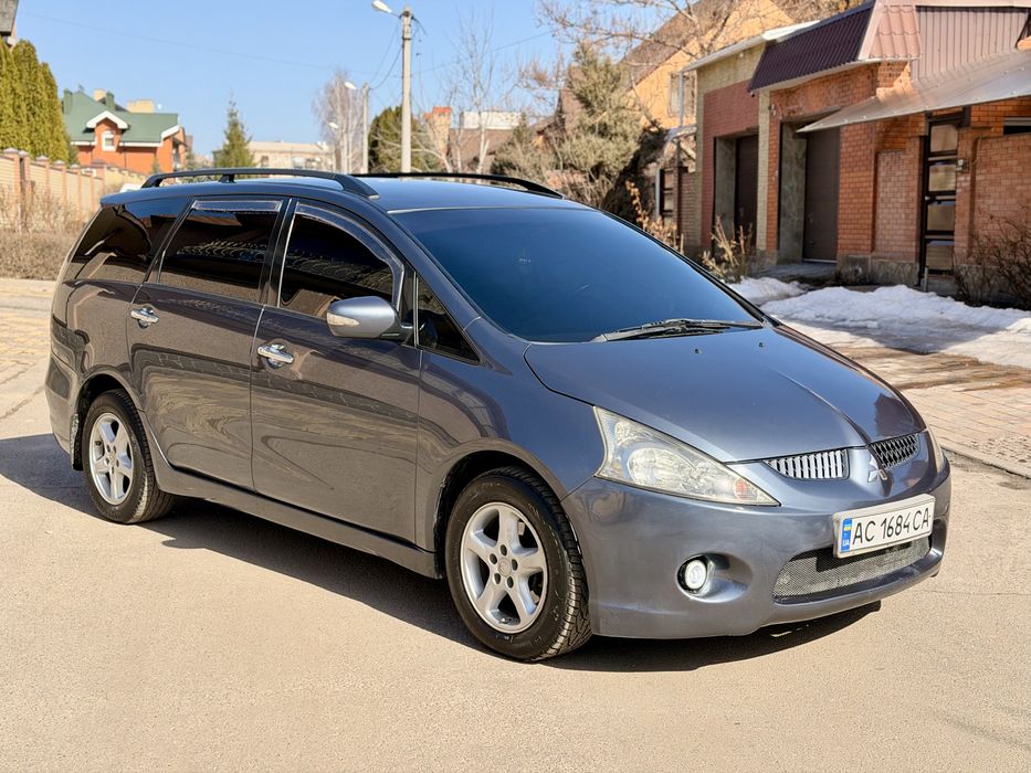 Mitsubishi GRANDIS 7 Мест Автомат