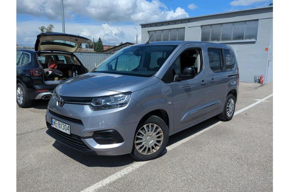 Toyota Proace Verso Toyota Proace Verso 1 5 D 4d 100 KM Standard Business