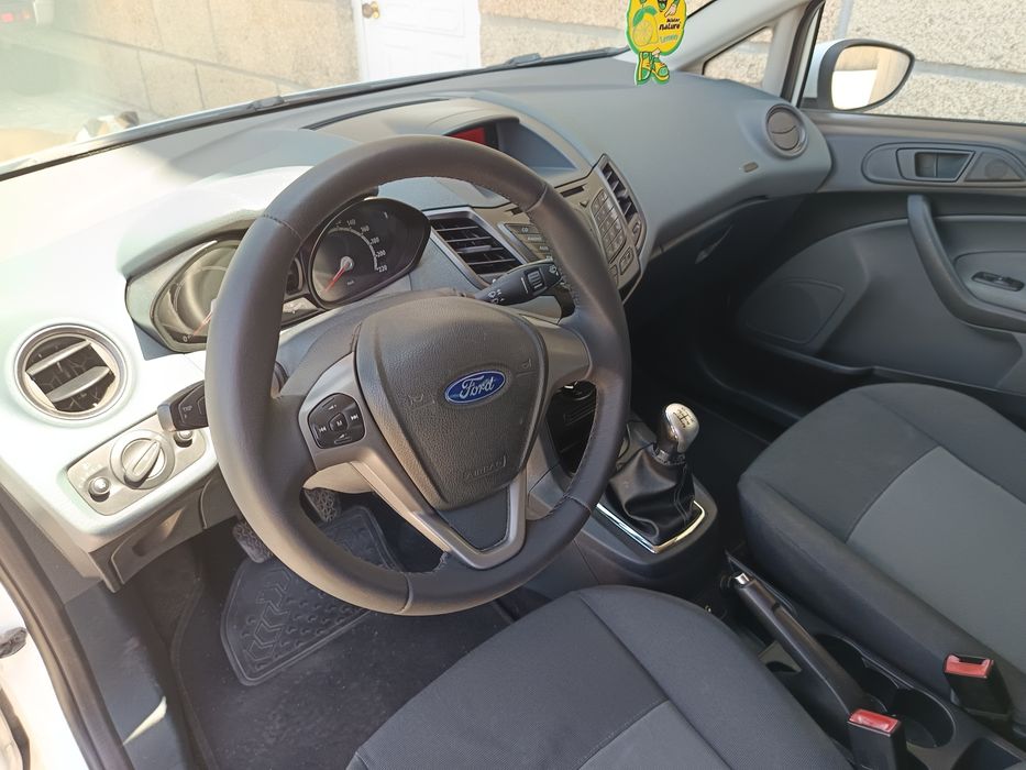 Ford fiesta comercial