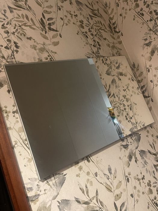 Espelho liso em bom estado 80cm pir 50 cm