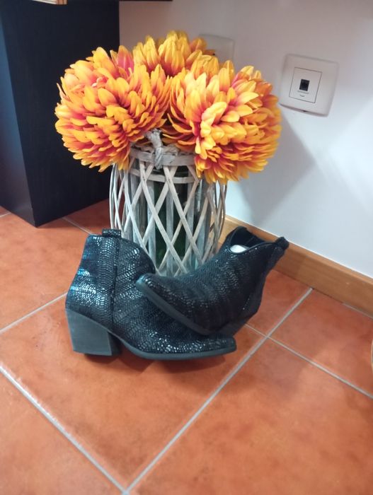 Botas  de mulher ,n. 39