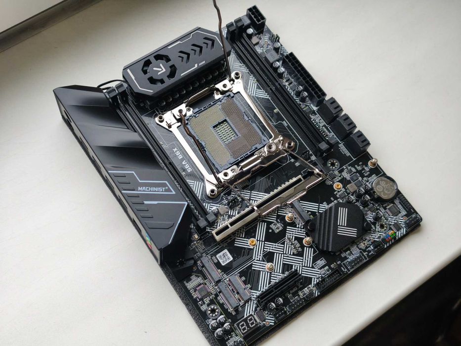 Machinist X99 V9S ( pro Max ) m-atx / 2680v4 / 2690v4 / 1650v4