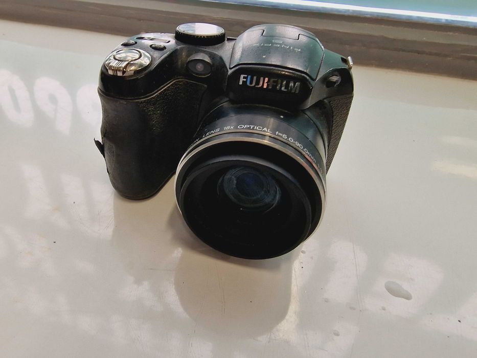 Aparat Cyfrowy FINEPIX S2950 uszkodzony