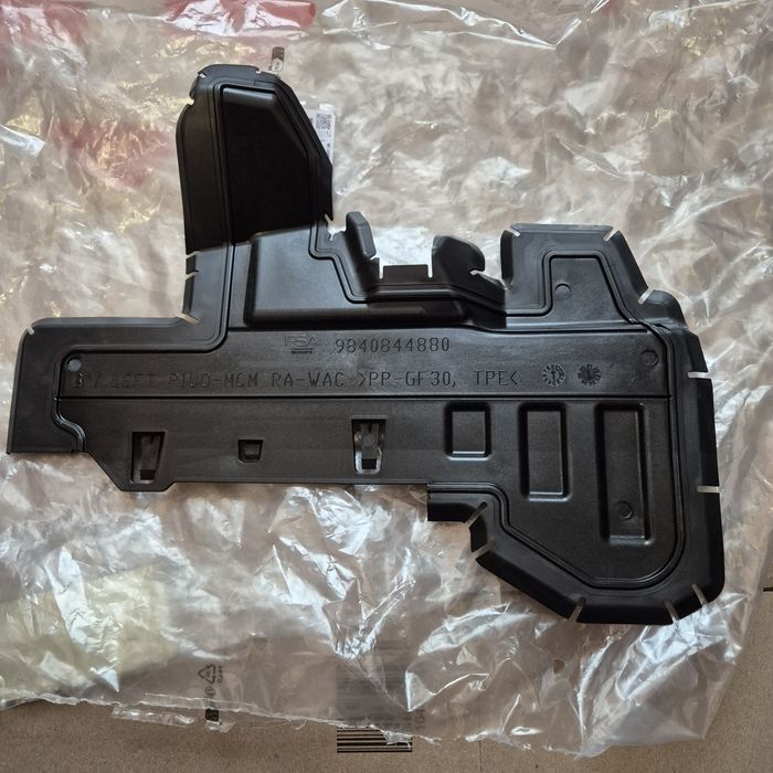 Направляющая воздуха правая, для Opel Grandland X рестаил 9840844880