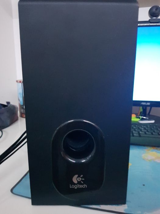 Colunas Logitech