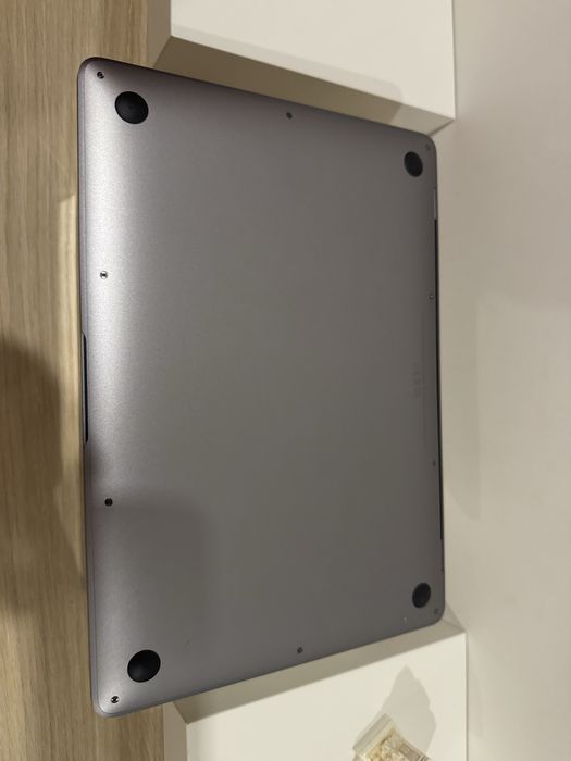 MacBook Air (retina, 13-inch,2019)