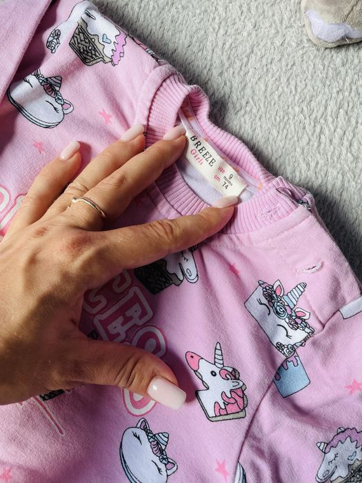 Лот Костюм, светр на дівчинку