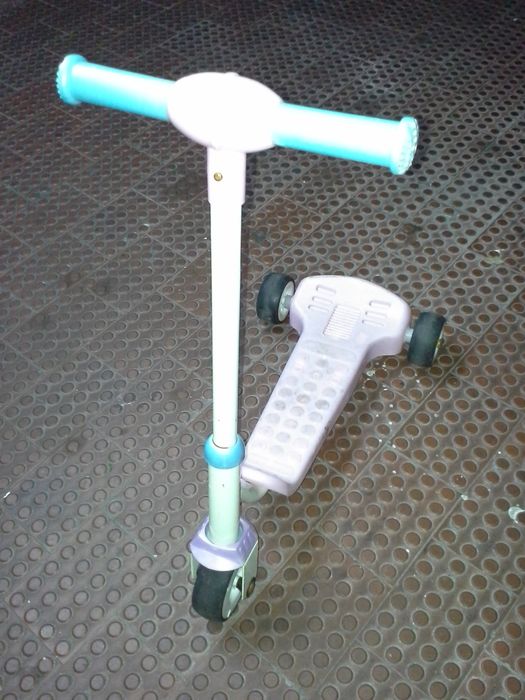 Trotineta 3 rodas.