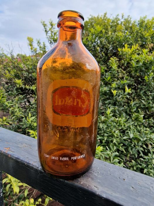 Garrafa de cerveja Cristal anos 60/70  Tenho 2 unidade. 6€ cada