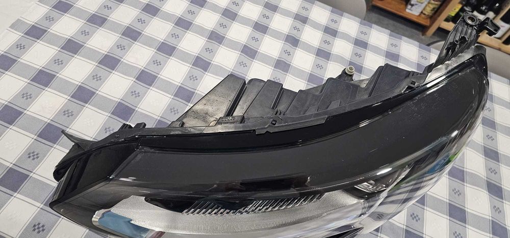 Farol Renault Megane Carrinha Full Led 2017