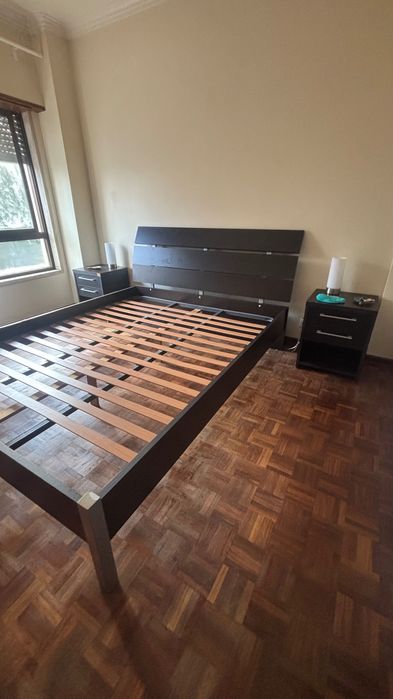 Cama e cabeceiras