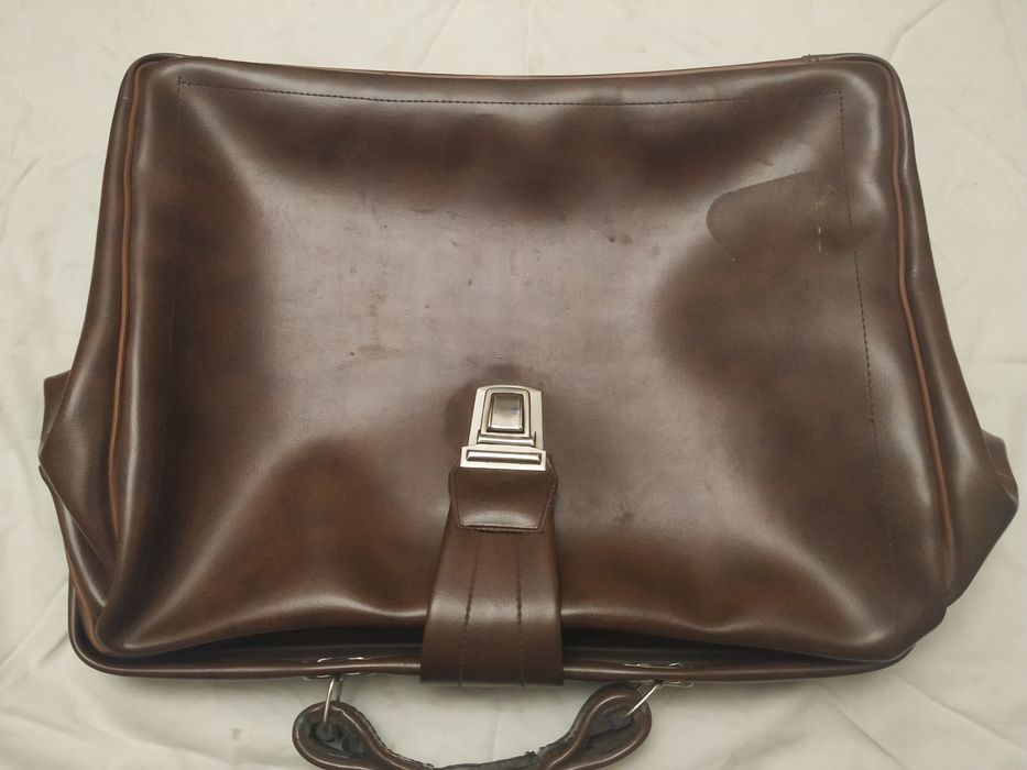 Портфель СССР, кожпный, новый.