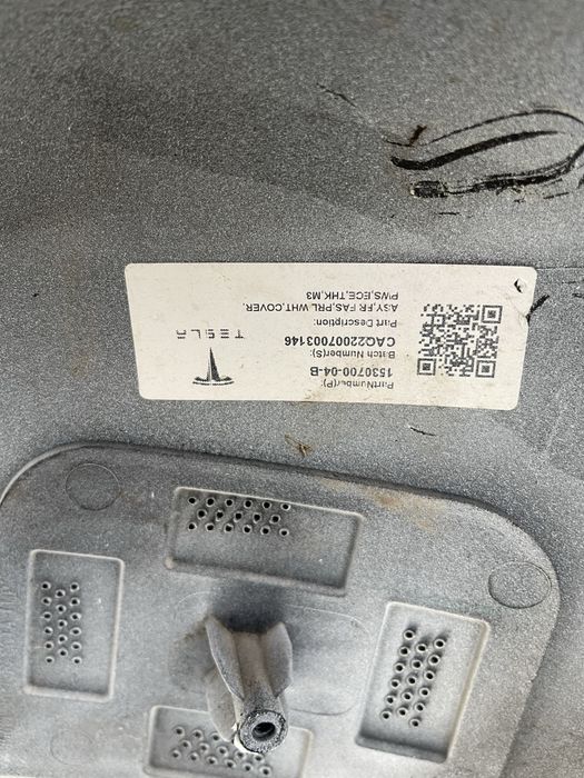 Бампен передній Tesla Model 3 під партроніки