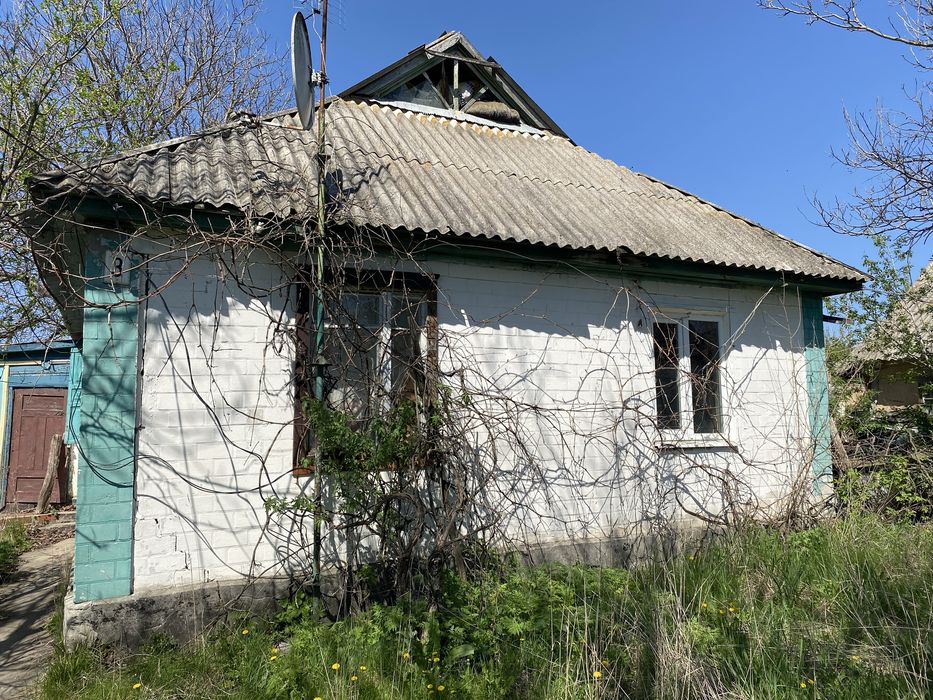 Продам будинок з великою земельною ділянкою