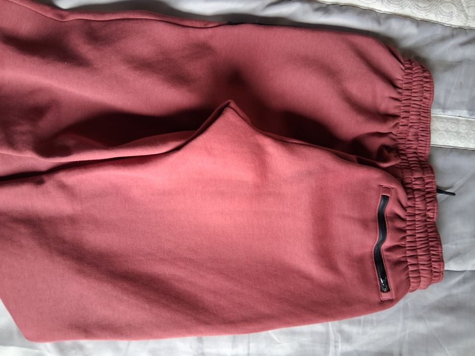 Calças desportivas Under Armour.