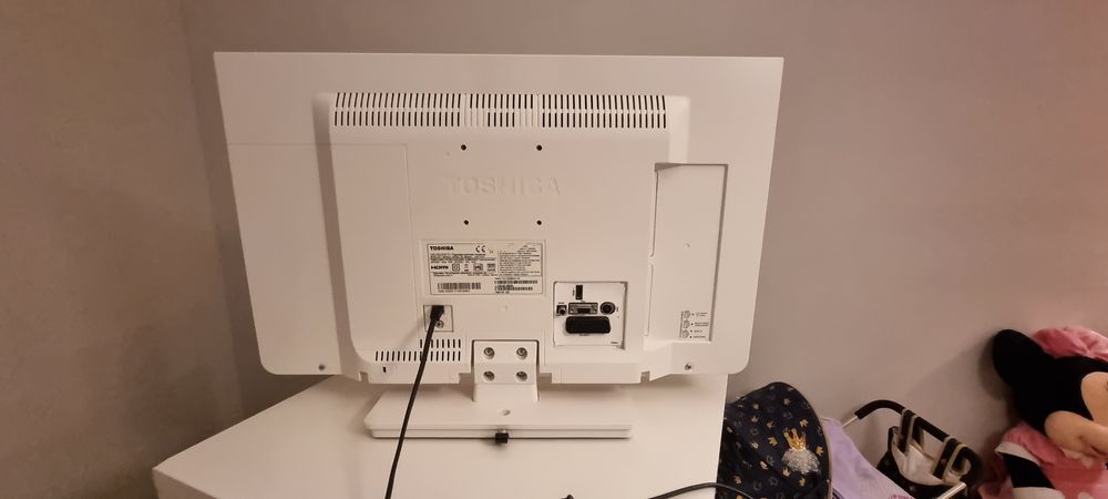Tv Toshiba Led cor branca