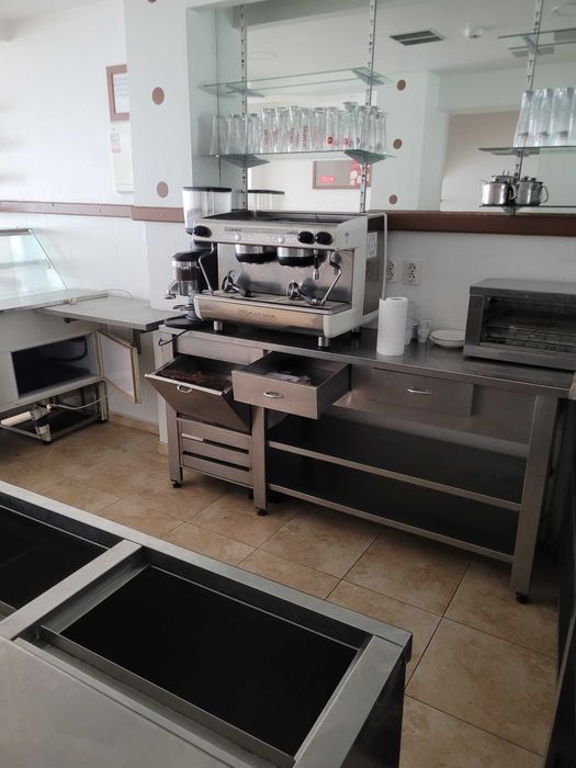 Pastelaria aluga-se Olhão