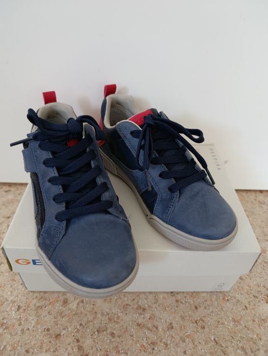 Кожанные кроссовки  Geox размер 32